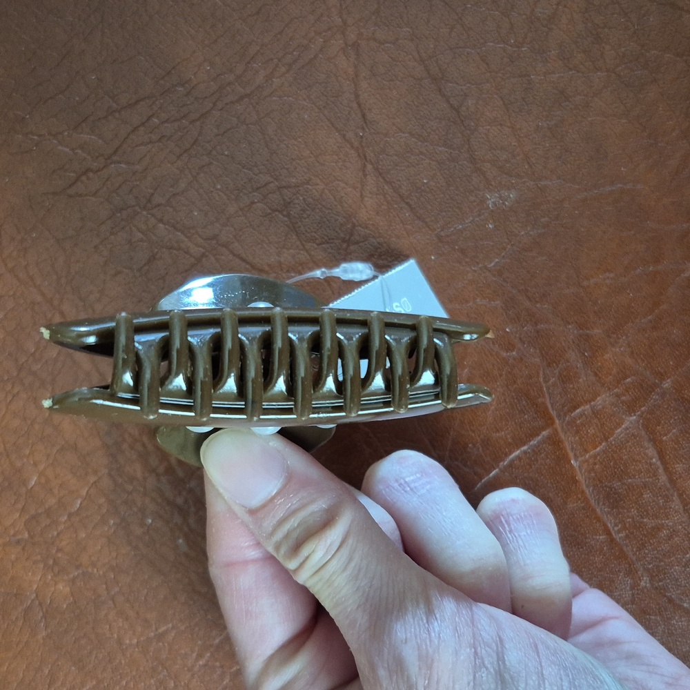 Simons Brown Hair Clip with Faux Pearls, New With Tags - Picture 5 of 5